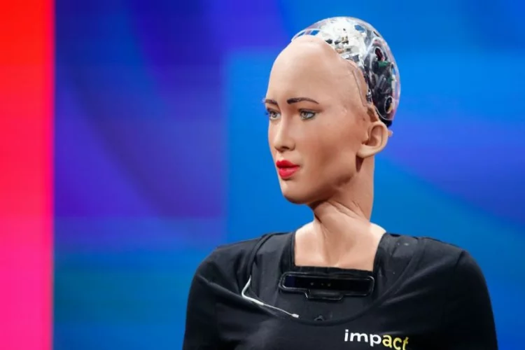 Robot Sophia Erdoğan ve Kılıçdaroğlu sorularına yanıt verdi