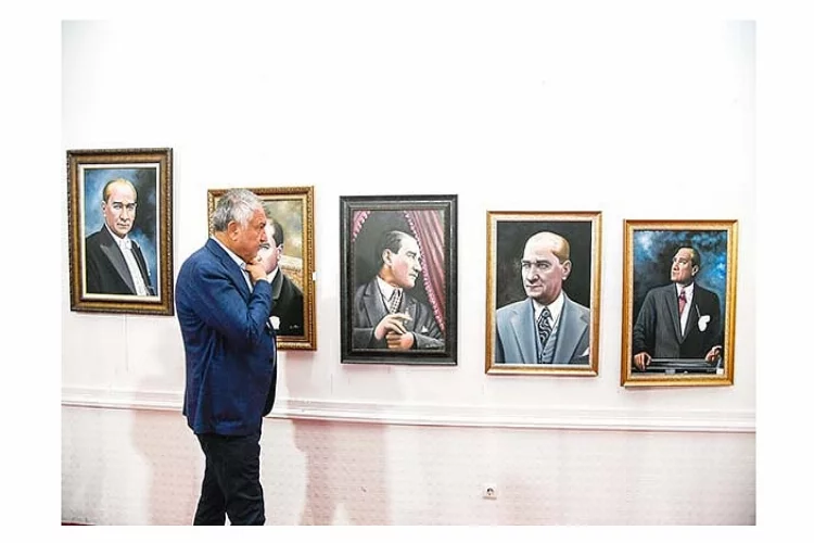 184 Atatürk portresi 75. Yıl  Sanat Galerisi’nde sergileniyor