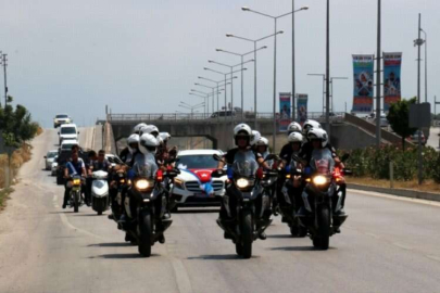 Sünnet töreni öncesi şehit babalarının mezarı ziyaret ettiler