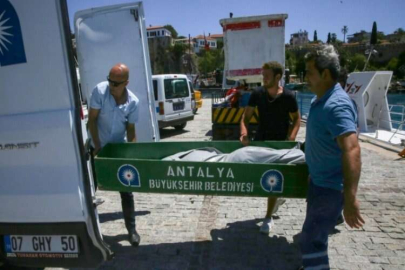 Antalya'da denizde erkek cesedi bulundu