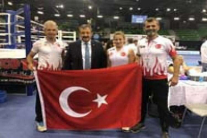 Kick Boks'ta tarihi başarı