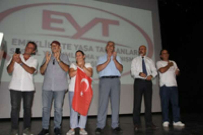 EYT’liler Adana’da bir araya geldi