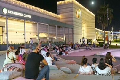 M1 Adana AVM’de açık havada sinema keyfi