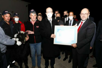 YÖK Başkanı Özvar, MAKÜ Çiftliği'ni ziyaret etti