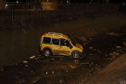 Adana’da hafif ticari araç sulama kanalına düştü: 3 yaralı