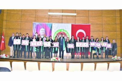 Adana Barosunda 18 avukat  törenle mesleğe adım attı