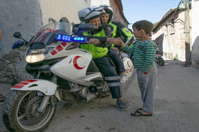 Hatay'ın dar sokaklarında hastalar motorize sağlık ekibine emanet