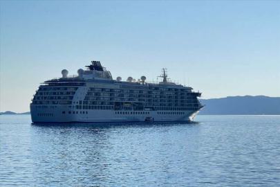 Yolcu gemisi "The World" Kaş açıklarına demirledi