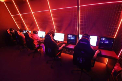 Adana'da espor için seçilen 18 kişiye sertifika verildi