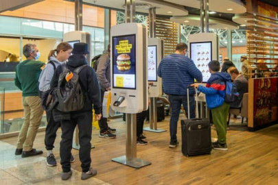 Türkiye'nin ilk McDonald's dijital sipariş ekranları Sabiha Gökçen Havalimanı'nda