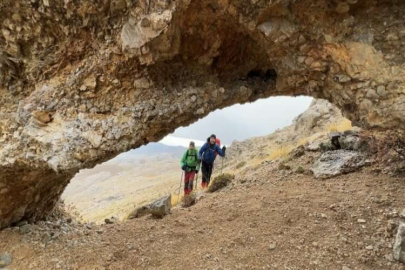 Dağcılar, öğretmenler günü için Sultan Dağı'na tırmandı