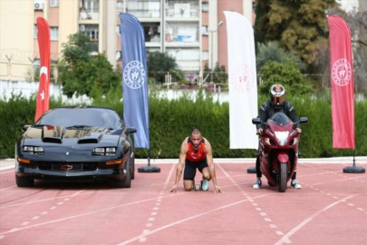 Milli rekortmen atlet Kayhan Özer, spor otomobil ve motosikletle yarıştı: