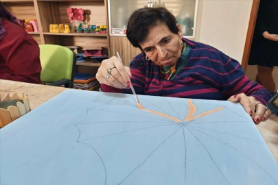 Osmaniye'de şizofreni hastaları resim ve el işi çalışmalarıyla terapi oluyor