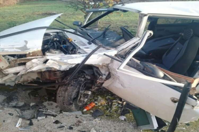 Hatay'da iki otomobilin çarpışması sonucu 4 kişi yaralandı