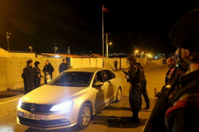 Adana Jandarma Bölge Komutanı Tümgeneral Bulut'tan nöbetteki güvenlik güçlerine ziyaret