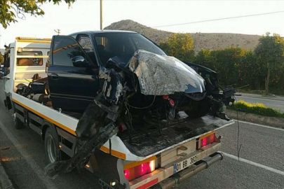 Adana'da trafik kazasında 2 kişi yaralandı