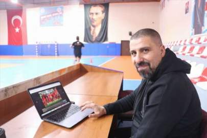 Başantrenör Savaş Yüksek, AA'nın "Yılın Fotoğrafları" oylamasına katıldı