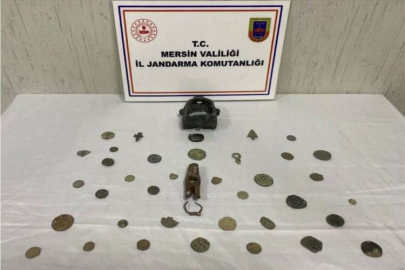 Mersin'de 40 sikke ve obje ele geçirildi