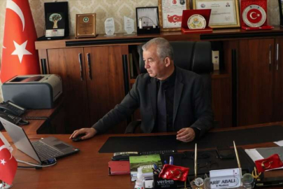 Mersin İl Tarım ve Orman Müdürü Arif Abalı, AA'nın "Yılın Fotoğrafları"nı oyladı