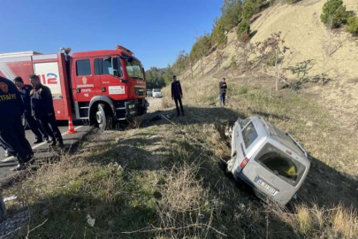 Kahramanmaraş'ta hafif ticari aracın şarampole devrildiği kazada 4 kişi yaralandı
