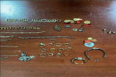 Balıkesir'de telefonla aradıkları yaşlı kadının 2 milyon liralık altınını dolandıran 3 kişi tutuklandı