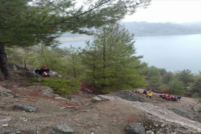 Kahramanmaraş'ta uçuruma yuvarlanan otomobildeki 4 kişi yaralandı