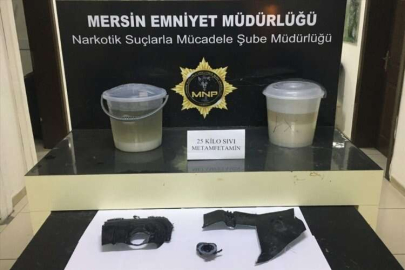 Mersin'de otomobilin yakıt deposunda 25 kilogram sıvı sentetik uyuşturucu bulundu