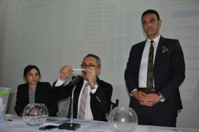 Silifke'de kapalı semt pazarında yerler kurayla belirlendi