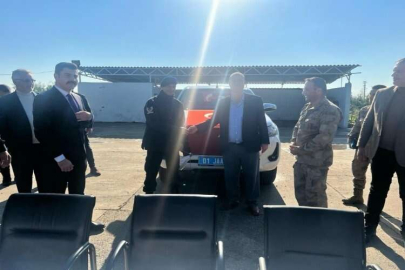 Karataş'ta vatandaşlar jandarmaya pikap hibe etti