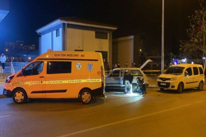 Hatay'da çalıntı otomobil alışveriş merkezinin yanında terk edilmiş bulundu