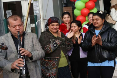 Mersin'de Romanlara yönelik projenin açılışı gerçekleştirildi