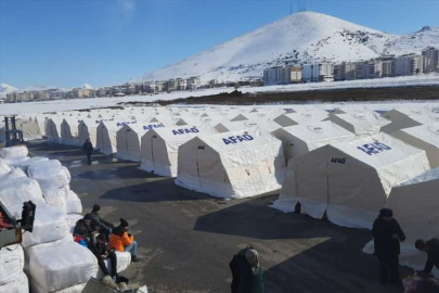 Afşin'de depremzedeler için çadırlar kuruluyor