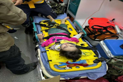 Hatay'da enkaz altında kalan baba ve 5 yaşındaki kızı 90. saatte kurtarıldı