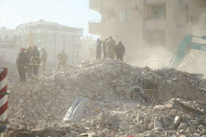 Çevre, Şehircilik ve İklim Değişikliği Bakan Yardımcısı Demirtaş, Osmaniye'de deprem sonrası çalışmaları değerlendirdi: