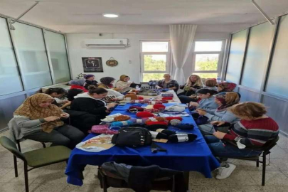 Antalya'da öğretmen ve öğrenciler depremzedeler için seferber oldu