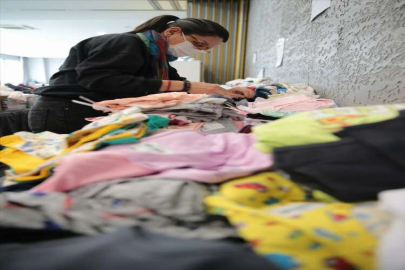 Antalya'da kurulan sosyal marketlerde depremzedelerin ihtiyaçları karşılanıyor