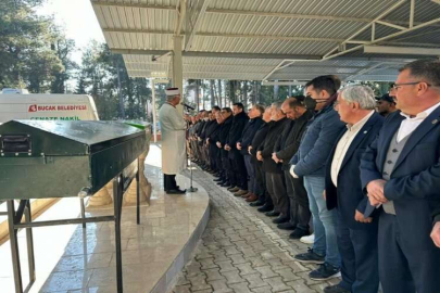 Depremde yaşamını yitiren Burdurlu anne ve 3 çocuğu defnedildi