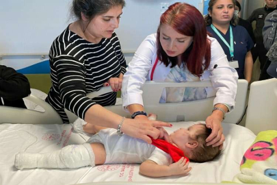 Hatay'da depremin etkisiyle 5'inci kattan düşen Birce bebek iyileşiyor