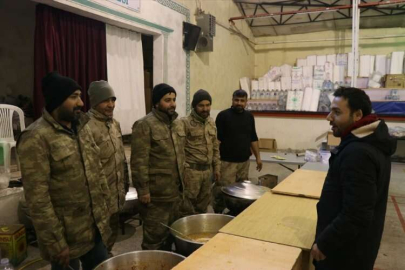 Elbistan'daki 37 aşevi günde 60 bin depremzedeye sıcak yemek çıkarıyor