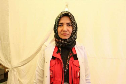 Gönüllü doktorlar Kahramanmaraş'taki depremzedelerin yaralarını sarıyor