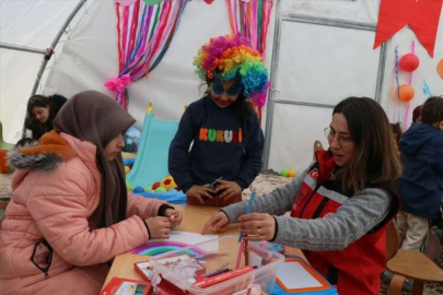 Elbistan'da depremzede çocuklar için oyun çadırları kuruldu