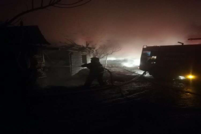 Burdur'da metruk binada çıkan yangın yanındaki evde maddi hasar oluşturdu
