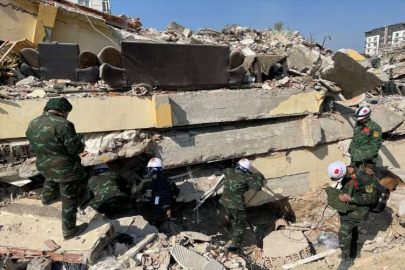 Vietnam arama kurtarma ekibi ülkesine döndü