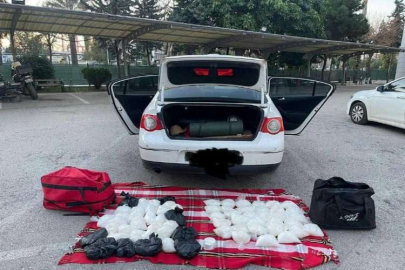 Mersin’de yurt dışından gelen tırda 223 kilo uyuşturucu ele geçirildi