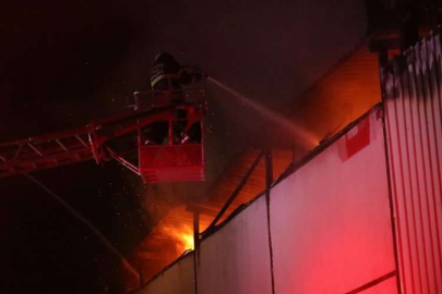 Burdur'da fabrikada çıkan yangında 5 işçi dumandan etkilendi