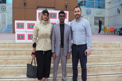 Maldivler halkı depremzedeler için yardım topladı