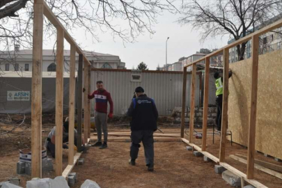 Trabzon Köprübaşı Belediyesi Afşin'e 100 ahşap konteyner kuruyor