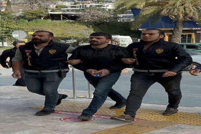Alanya'da tartıştığı ev arkadaşını satırla öldüren zanlı tutuklandı