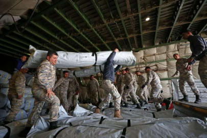 İnsani yardım malzemelerini taşıyan kargo uçağı İncirlik Hava Üssü'ne ulaştı