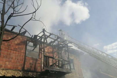 Burdur'da yangın çıkan ev kullanılmaz hale geldi